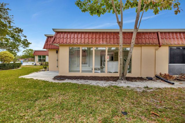 733 Nantucket Circle, Lake Worth, FL 33467