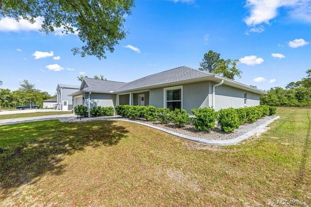 1348 W McNeal Drive, Citrus Springs, FL 34434