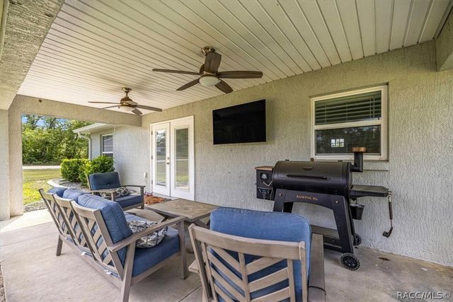 1348 W McNeal Drive, Citrus Springs, FL 34434