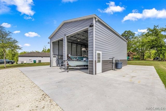 1348 W McNeal Drive, Citrus Springs, FL 34434