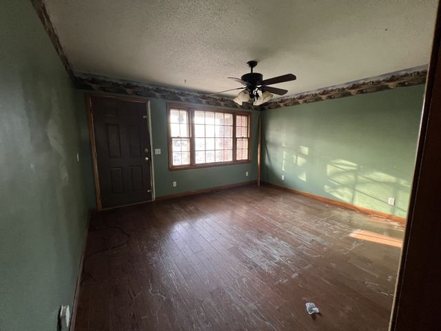 488 McQuade Cir, Mcminnville, TN 37110