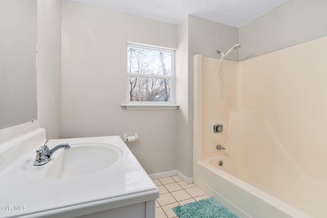 108 Saratoga Circle, Elizabethton, TN 37643