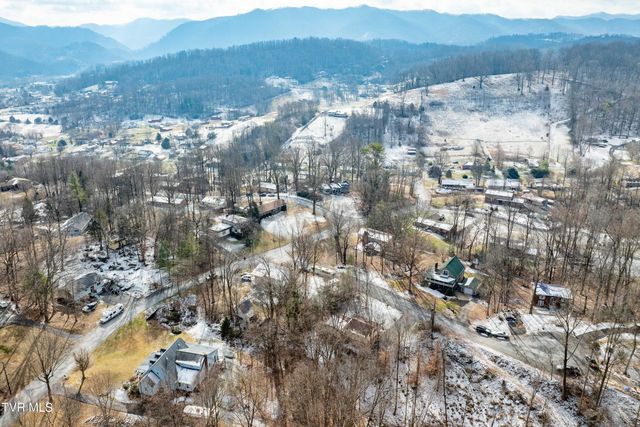 108 Saratoga Circle, Elizabethton, TN 37643