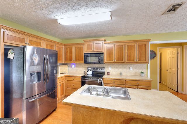 1106 Caroline Court, Loganville, GA 30052