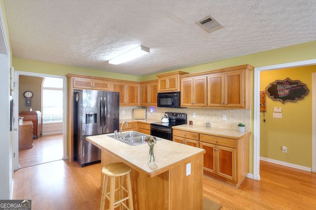 1106 Caroline Court, Loganville, GA 30052