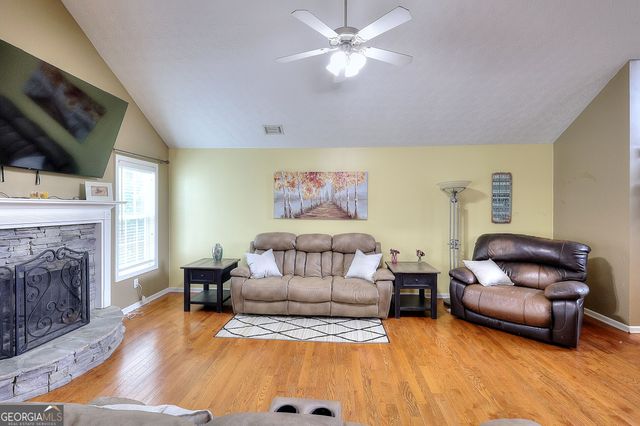 1106 Caroline Court, Loganville, GA 30052