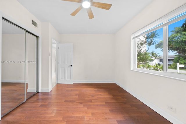 261 188th St 261, Sunny Isles Beach, FL 33160