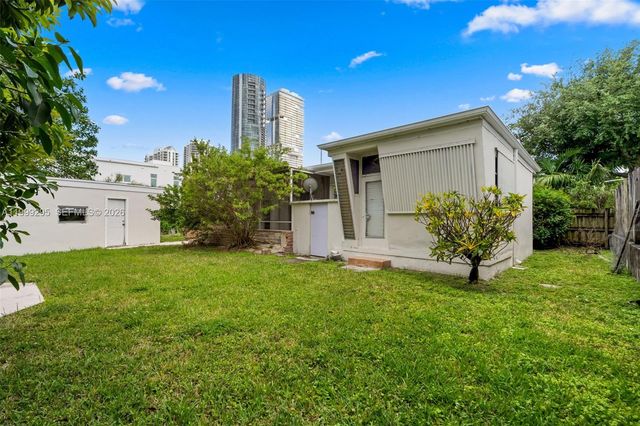 261 188th St 261, Sunny Isles Beach, FL 33160