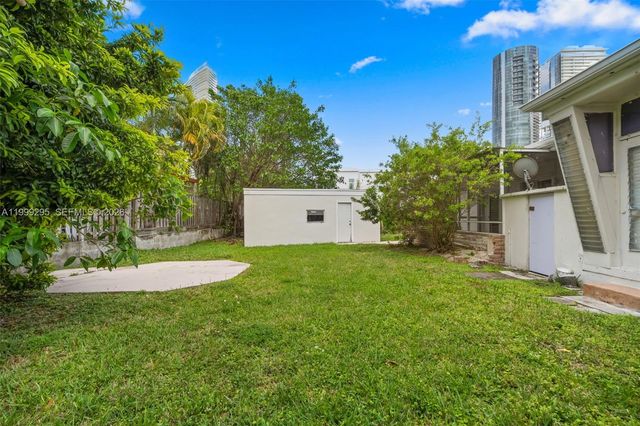 261 188th St 261, Sunny Isles Beach, FL 33160