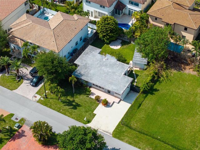 261 188th St 261, Sunny Isles Beach, FL 33160