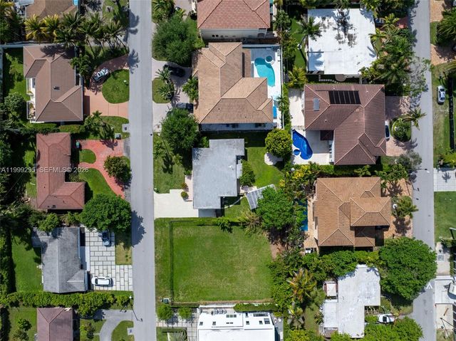 261 188th St 261, Sunny Isles Beach, FL 33160