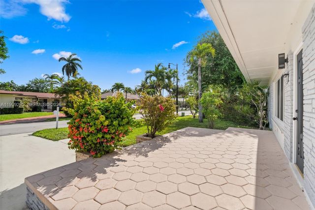 261 188th St 261, Sunny Isles Beach, FL 33160