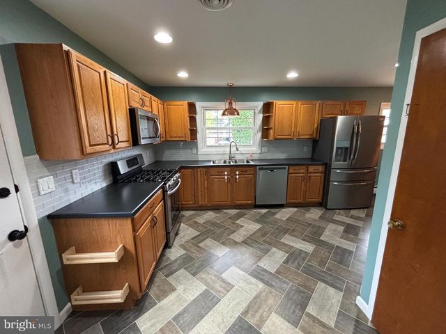 214 ZIEGLER ST, Mount Joy, PA 17552