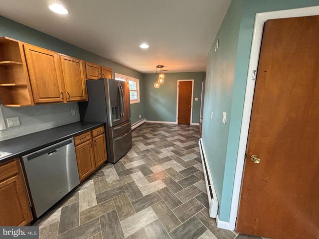 214 ZIEGLER ST, Mount Joy, PA 17552