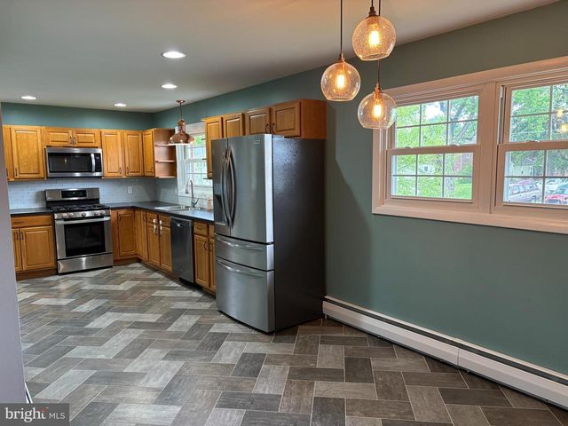 214 ZIEGLER ST, Mount Joy, PA 17552