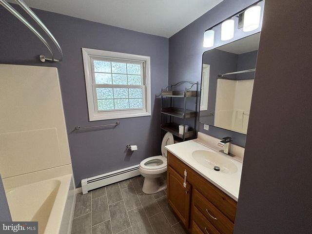 214 ZIEGLER ST, Mount Joy, PA 17552