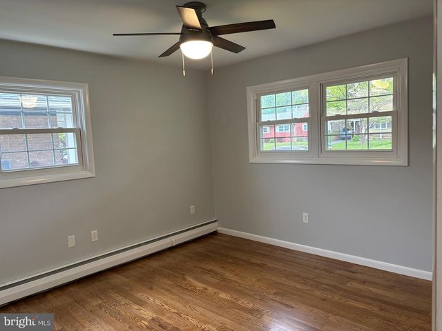 214 ZIEGLER ST, Mount Joy, PA 17552