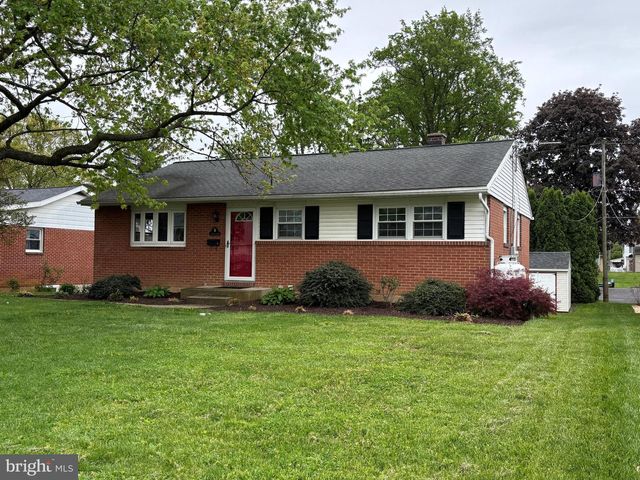 214 ZIEGLER ST, Mount Joy, PA 17552