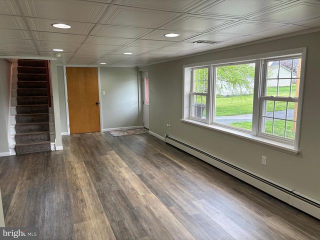 214 ZIEGLER ST, Mount Joy, PA 17552