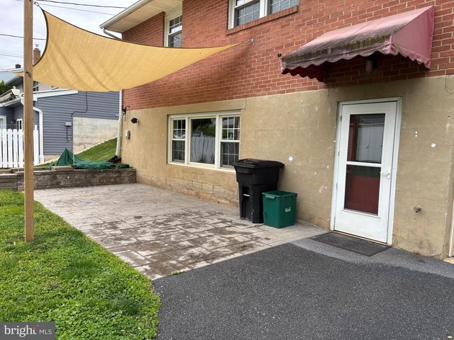 214 ZIEGLER ST, Mount Joy, PA 17552