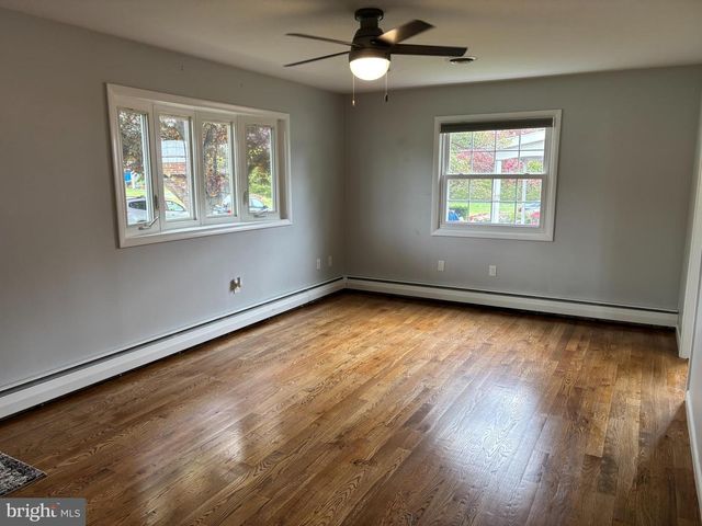 214 ZIEGLER ST, Mount Joy, PA 17552