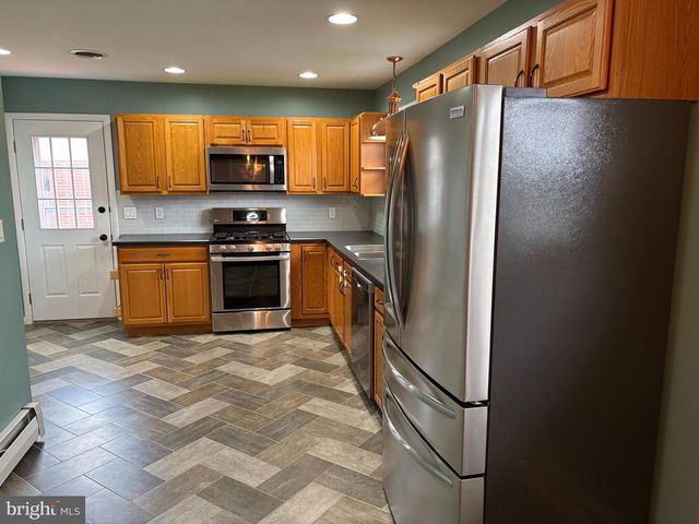 214 ZIEGLER ST, Mount Joy, PA 17552