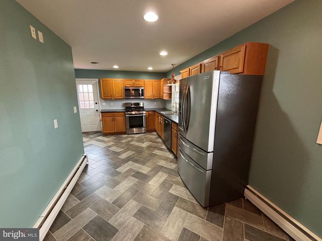 214 ZIEGLER ST, Mount Joy, PA 17552