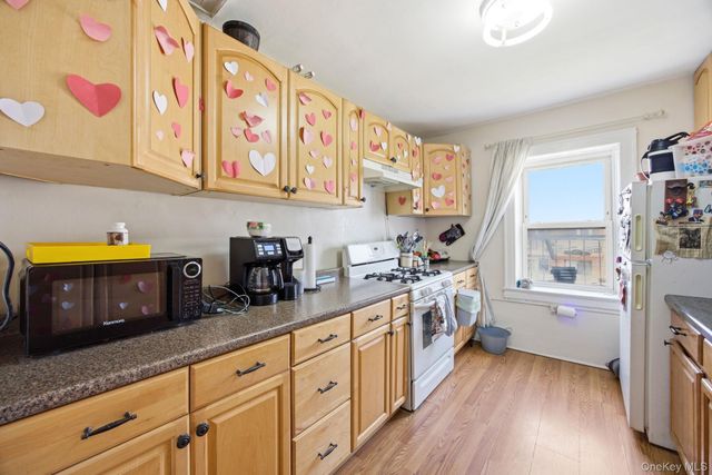 2317 33rd Avenue, Astoria, NY 11106