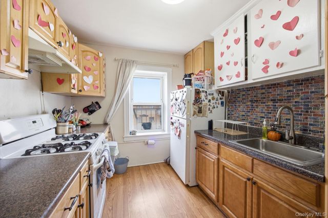 2317 33rd Avenue, Astoria, NY 11106