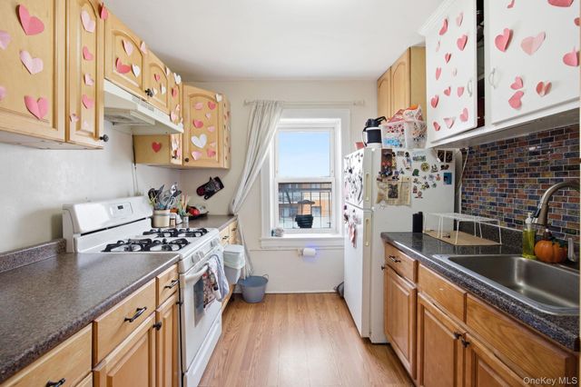 2317 33rd Avenue, Astoria, NY 11106