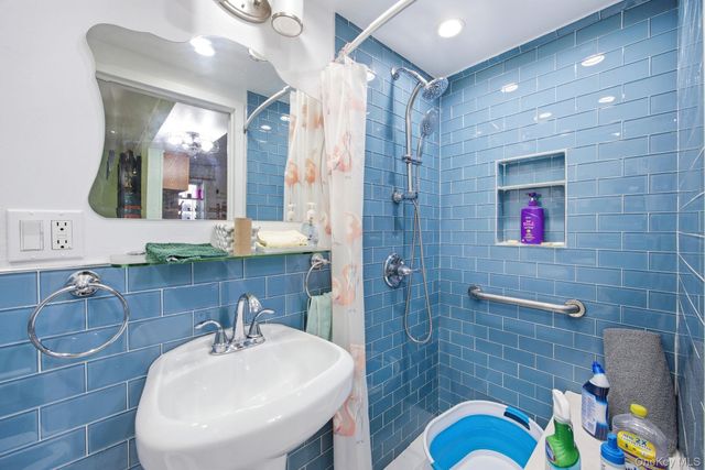 2317 33rd Avenue, Astoria, NY 11106