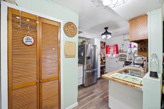 2317 33rd Avenue, Astoria, NY 11106