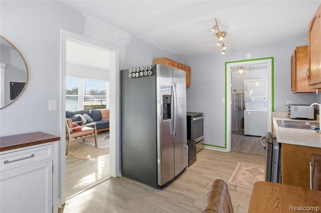 28642 7 Mile Road, Livonia, MI 48152