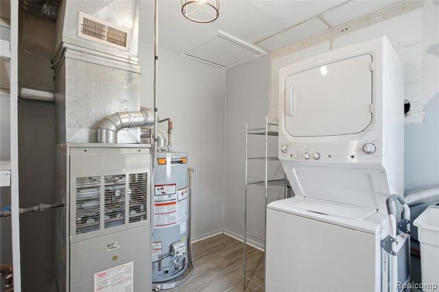 28642 7 Mile Road, Livonia, MI 48152