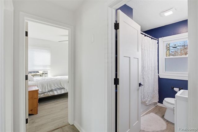 28642 7 Mile Road, Livonia, MI 48152