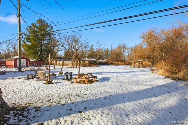 28642 7 Mile Road, Livonia, MI 48152