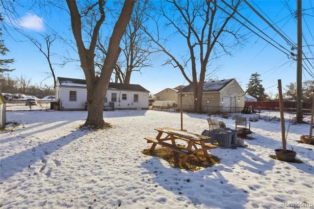 28642 7 Mile Road, Livonia, MI 48152