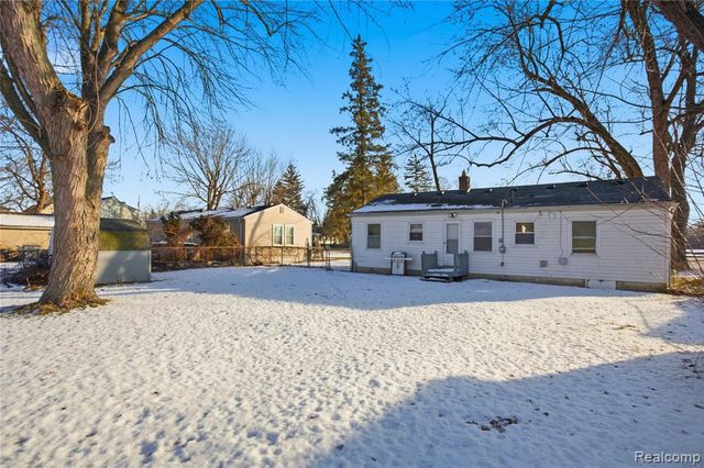 28642 7 Mile Road, Livonia, MI 48152