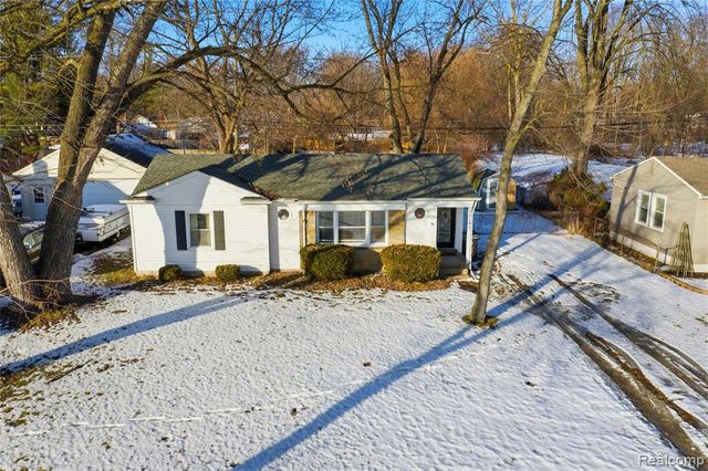 28642 7 Mile Road, Livonia, MI 48152