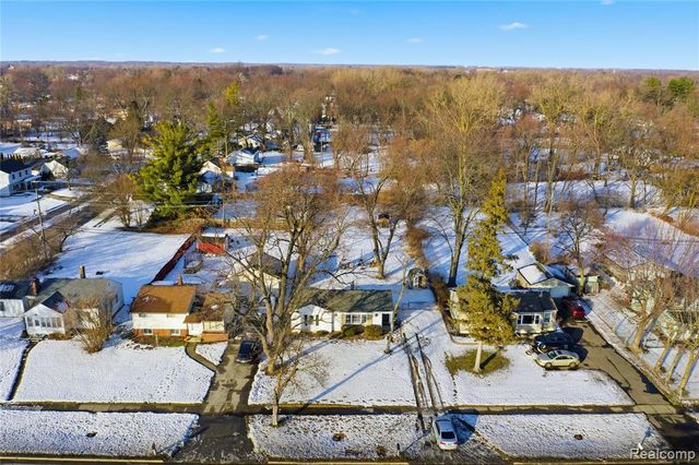 28642 7 Mile Road, Livonia, MI 48152