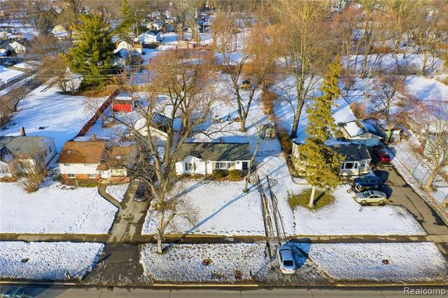 28642 7 Mile Road, Livonia, MI 48152