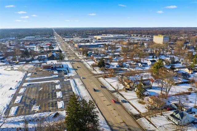 28642 7 Mile Road, Livonia, MI 48152