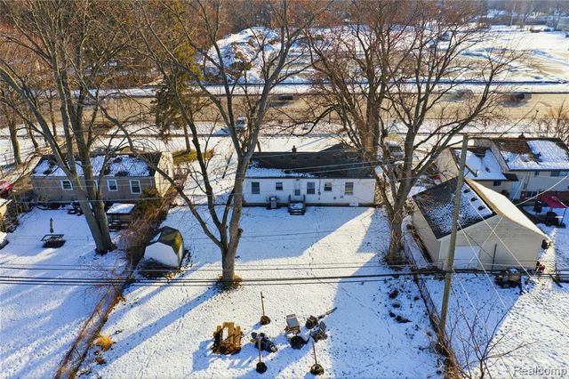 28642 7 Mile Road, Livonia, MI 48152