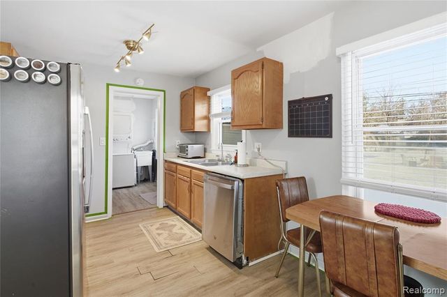 28642 7 Mile Road, Livonia, MI 48152