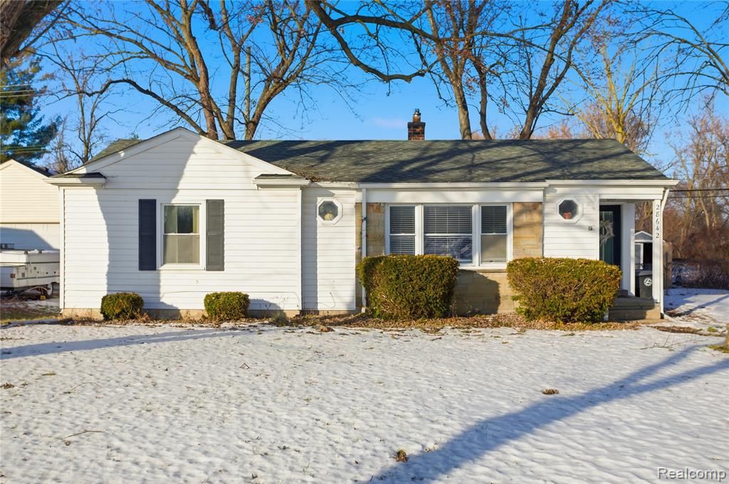 28642 7 Mile Road, Livonia, MI 48152