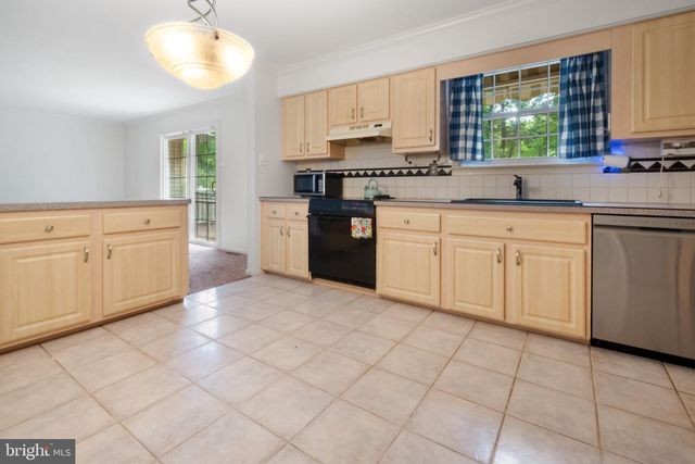 51 CHRISTOPHER MILL RD, Medford, NJ 08055