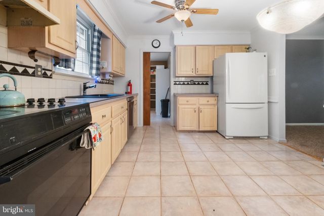 51 CHRISTOPHER MILL RD, Medford, NJ 08055