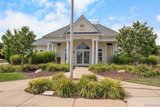 1200 Portsmouth Drive, Howell, MI 48843