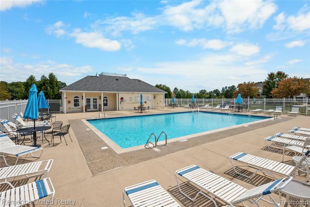 1200 Portsmouth Drive, Howell, MI 48843