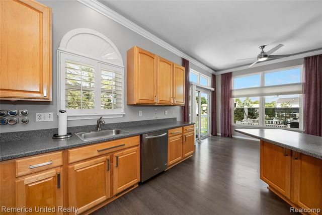 1200 Portsmouth Drive, Howell, MI 48843